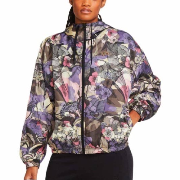 Nike Jackets & Blazers - Nike Sportswear Femme Womens Training Jacket - XS